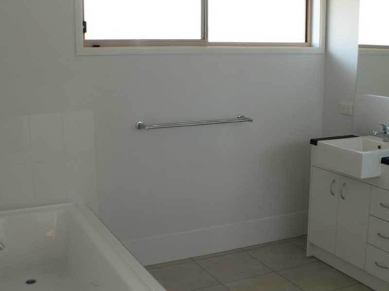 44 Kenneth Drive, Augustine Heights QLD 4300