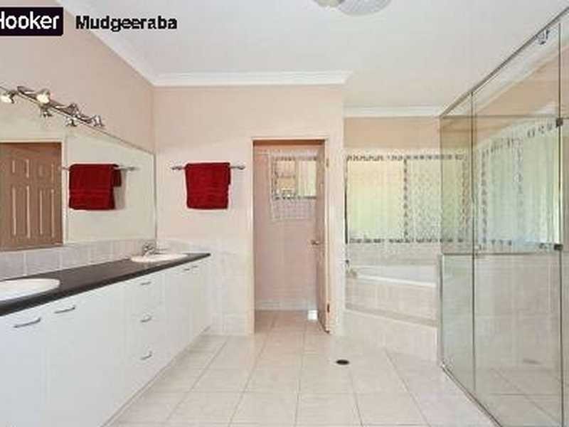 1 Imfeld Court, Tallai QLD 4213