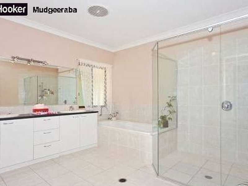 1 Imfeld Court, Tallai QLD 4213