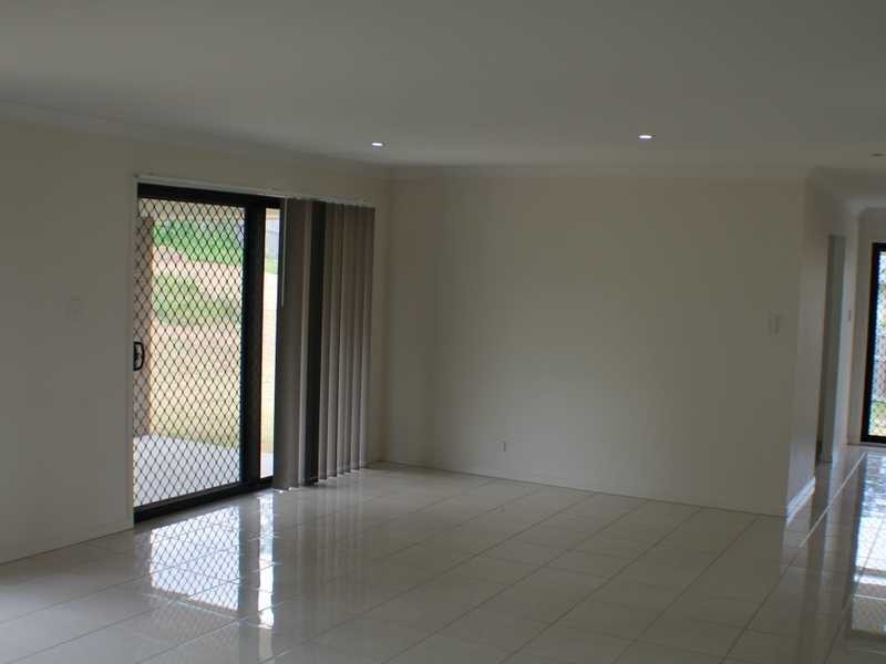 14 Lucinda Court, Chuwar QLD 4306