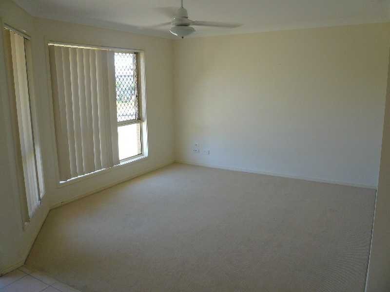 33 Baden Jones Way, Booval QLD 4304