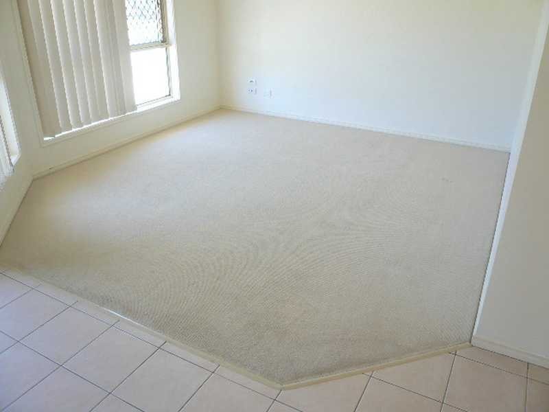 33 Baden Jones Way, Booval QLD 4304