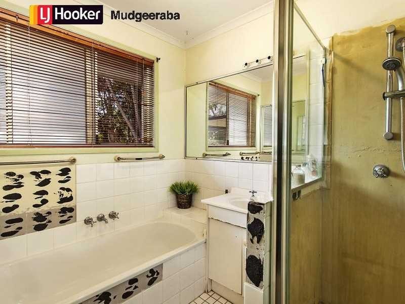 7 Pauline Place, Highland Park QLD 4211