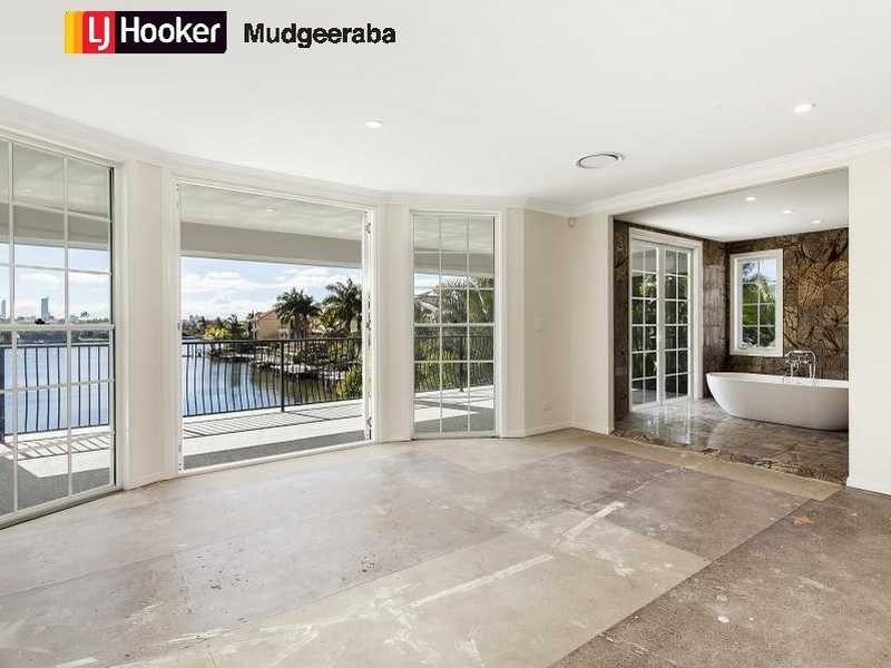 32 Istana View, Clear Island Waters QLD 4226