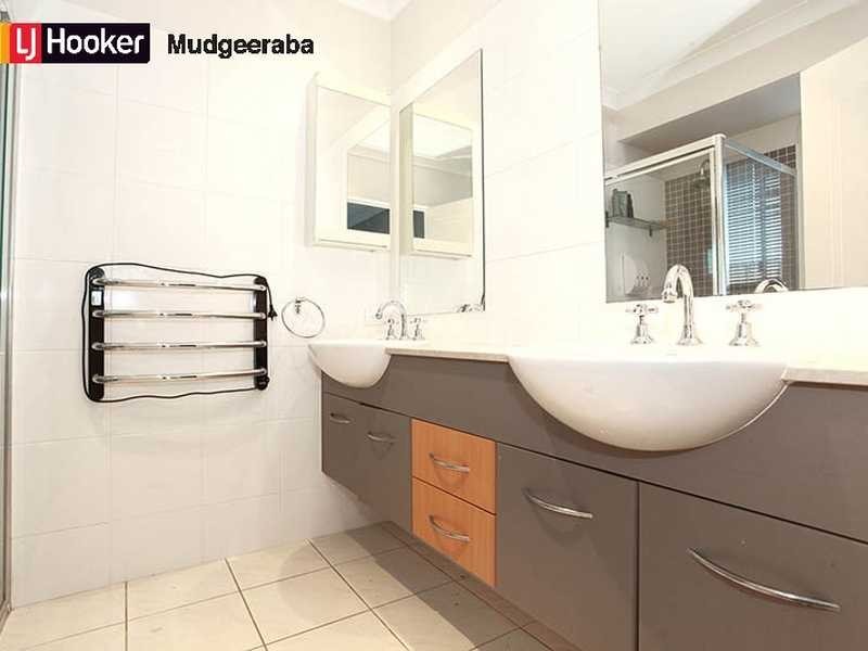 3 Northpoint Close, Robina QLD 4226