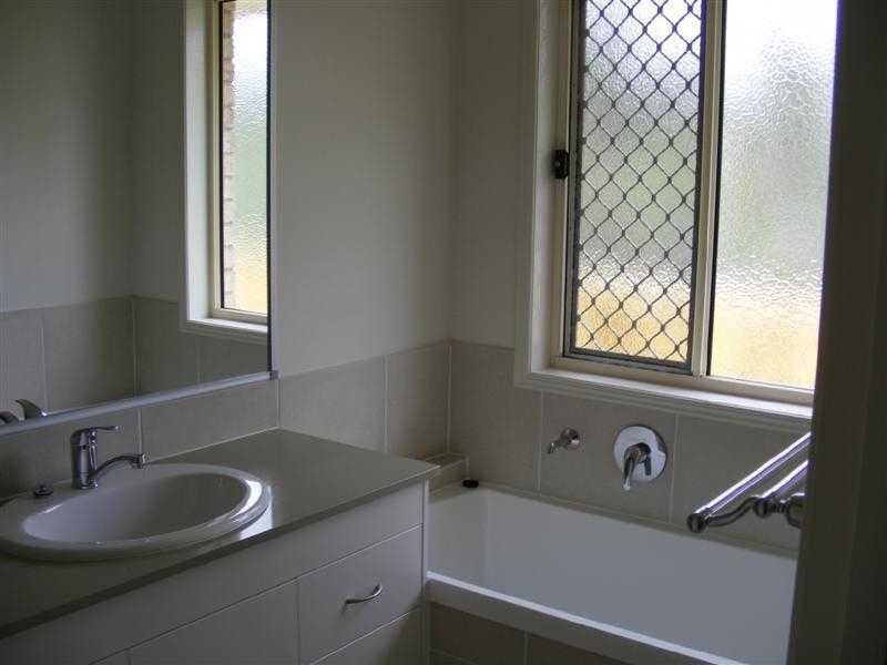 2 Lukin Court, Brassall QLD 4305