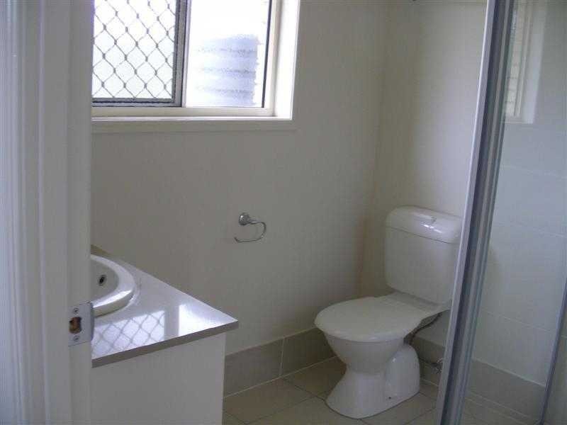 2 Lukin Court, Brassall QLD 4305