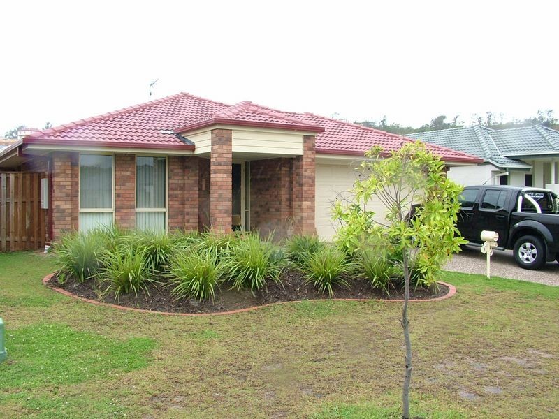 6 Burr, Pacific Pines QLD 4211