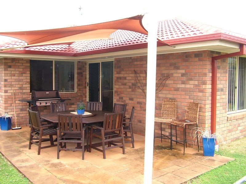 6 Burr, Pacific Pines QLD 4211