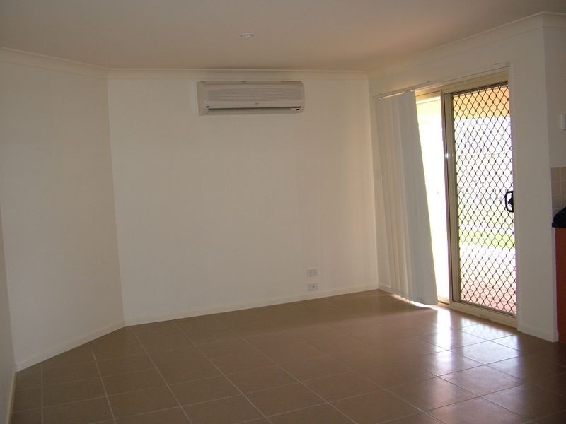 6 Burr, Pacific Pines QLD 4211
