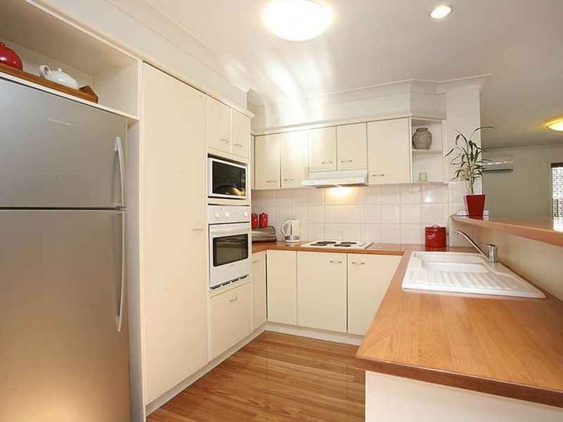 2/2 Langport Parade, Mudgeeraba QLD 4213