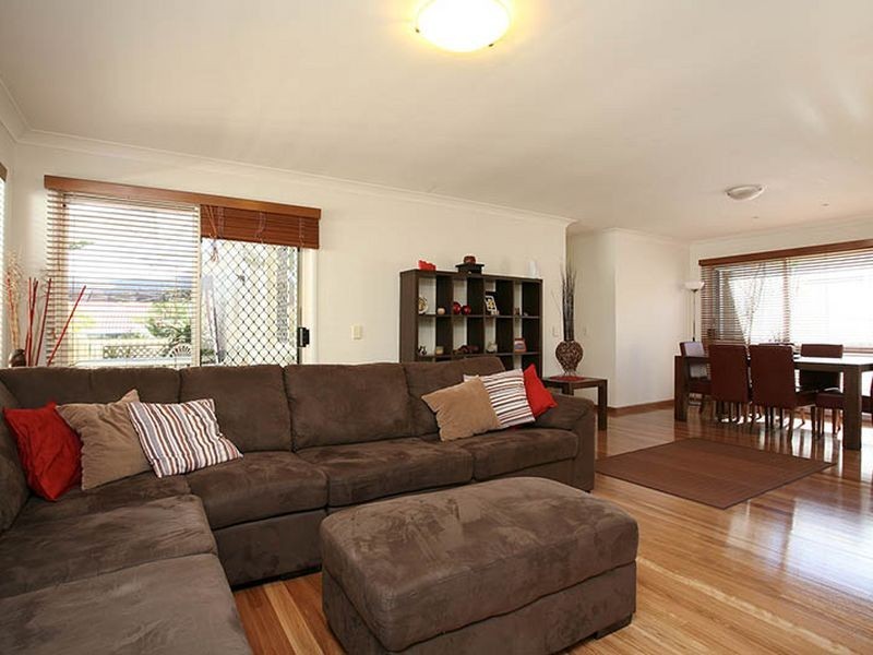 2/2 Langport Parade, Mudgeeraba QLD 4213