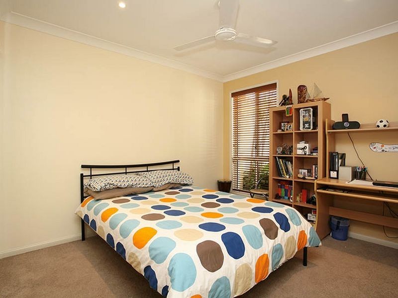 2/2 Langport Parade, Mudgeeraba QLD 4213