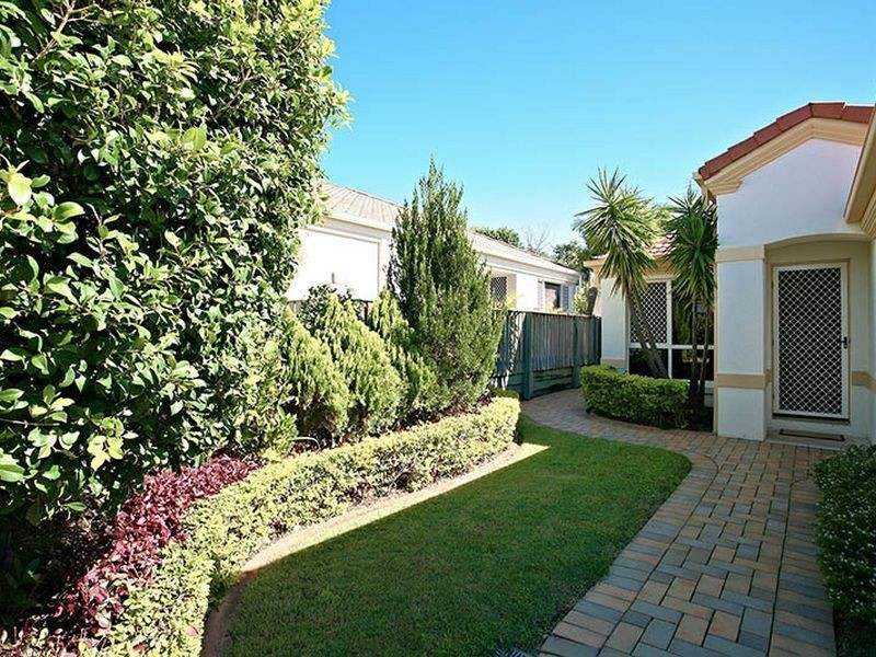 2/2 Langport Parade, Mudgeeraba QLD 4213