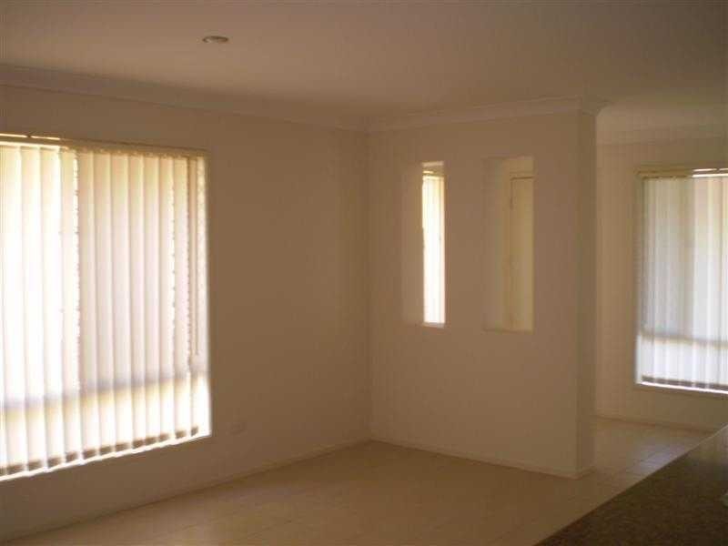 3 Eco Way, Brassall QLD 4305