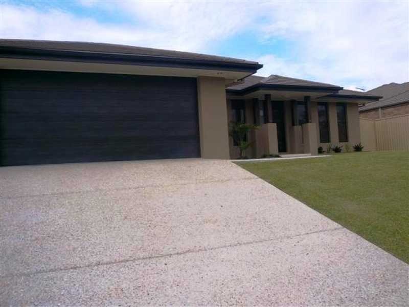 9 Stringybark Drive, Molendinar QLD 4214