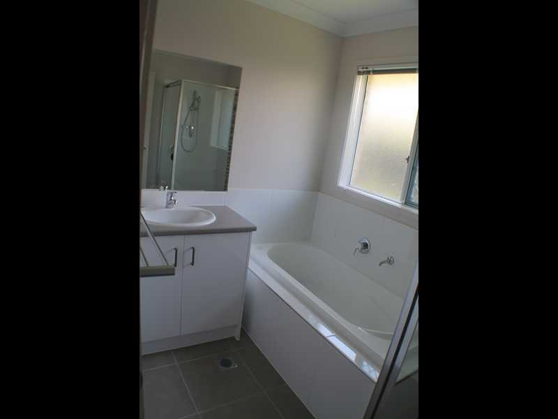 17 Parkvista Circuit, Coomera QLD 4209