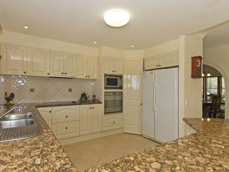 286 Chesterfield Drive, Bonogin QLD 4213