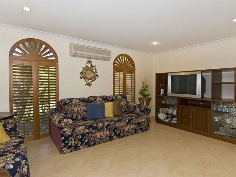 286 Chesterfield Drive, Bonogin QLD 4213