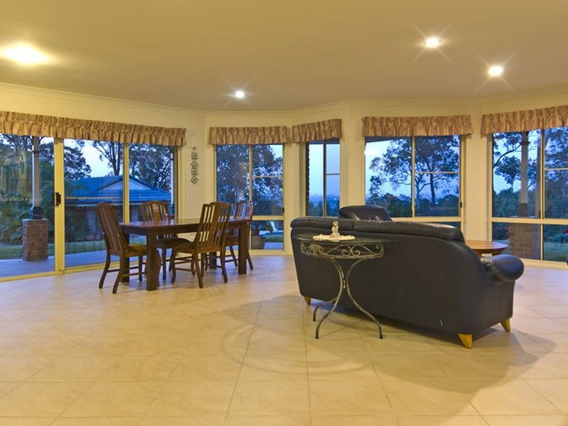 286 Chesterfield Drive, Bonogin QLD 4213