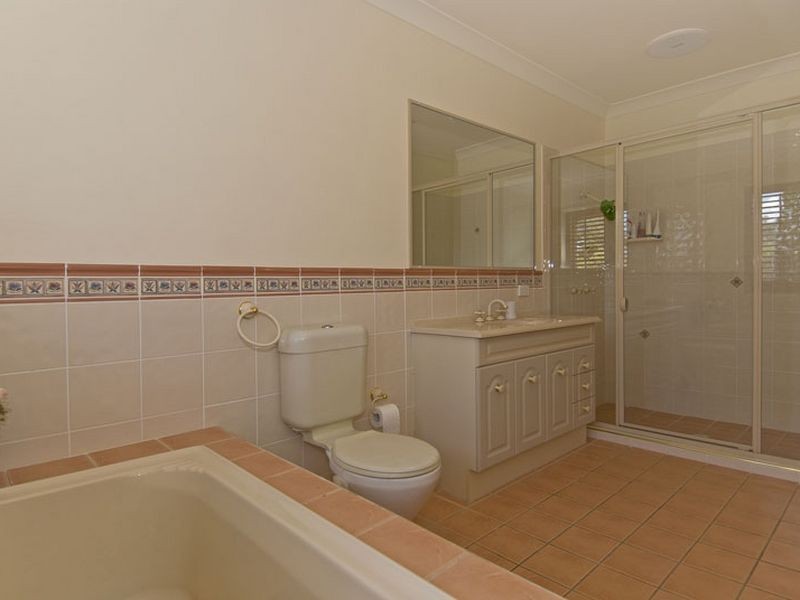 286 Chesterfield Drive, Bonogin QLD 4213