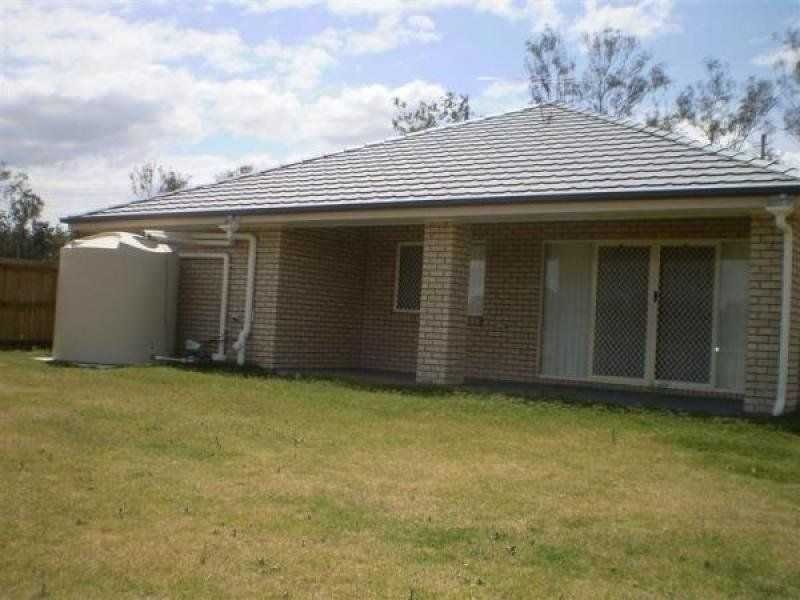 8 Aramac Street, Brassall QLD 4305