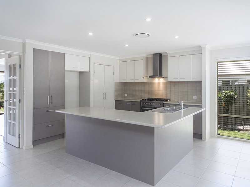 74 Clover Hill Drive, Mudgeeraba QLD 4213