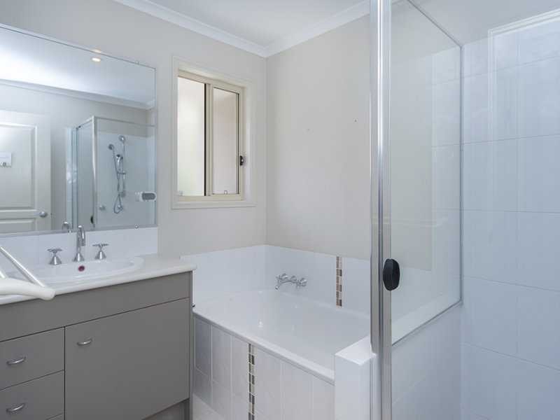 74 Clover Hill Drive, Mudgeeraba QLD 4213