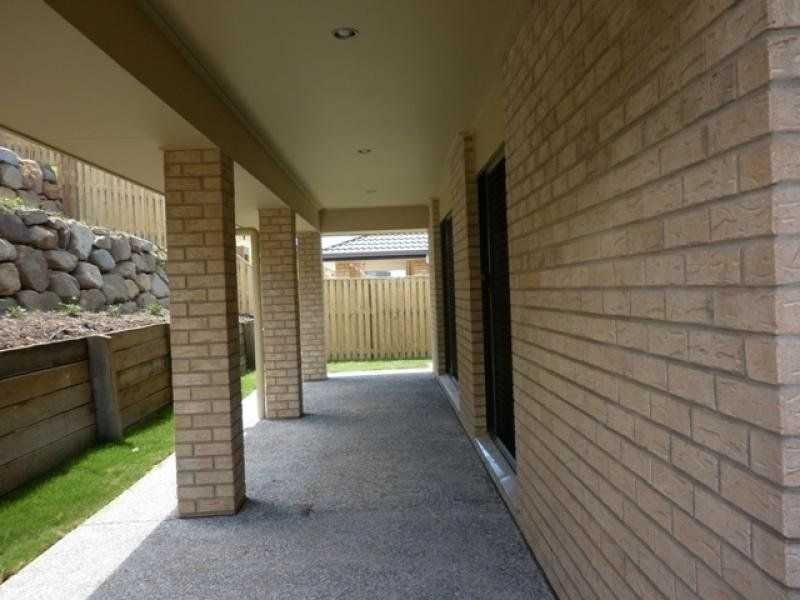 29 Fortescue Street, Pacific Pines QLD 4211