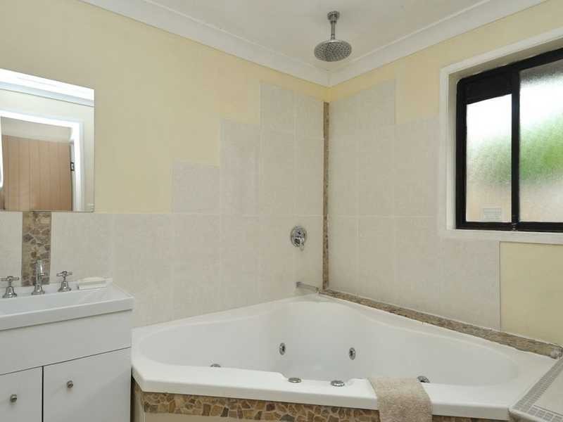 2 Harry Mills Drive, Worongary QLD 4213