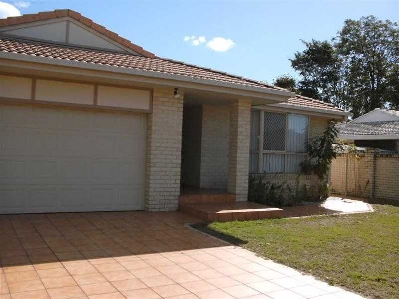 4 Frascati Street, Mermaid Waters QLD 4218