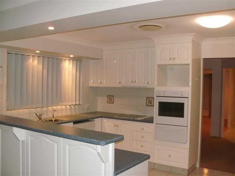 4 Frascati Street, Mermaid Waters QLD 4218