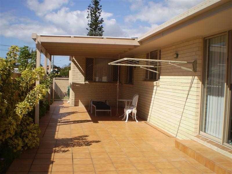 4 Frascati Street, Mermaid Waters QLD 4218