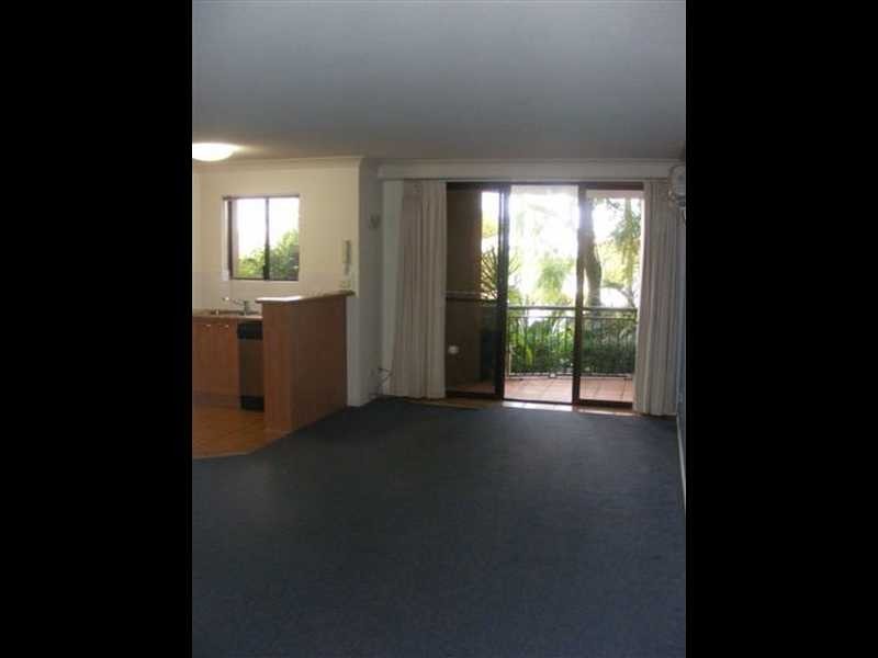 5/5 Fourth Avenue, Burleigh Heads QLD 4220