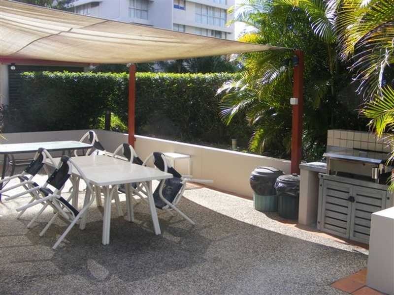5/5 Fourth Avenue, Burleigh Heads QLD 4220
