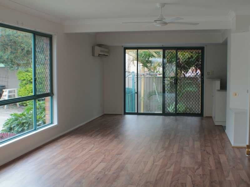 10/12 Sarath St, Mudgeeraba QLD 4213