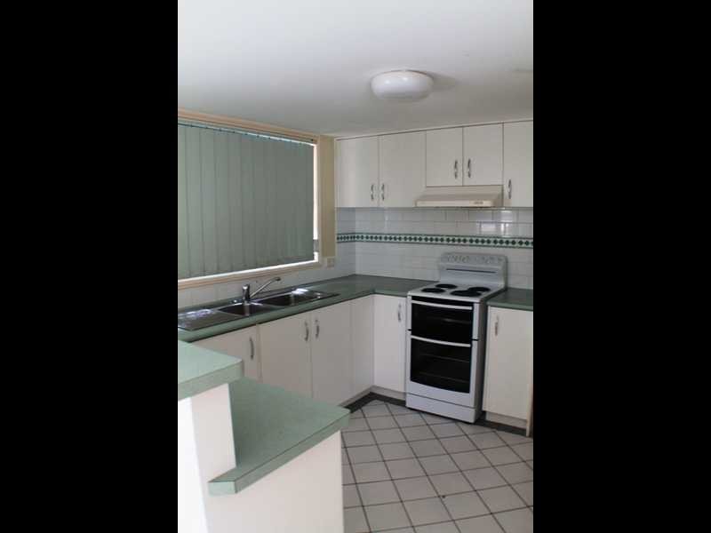 10/12 Sarath St, Mudgeeraba QLD 4213