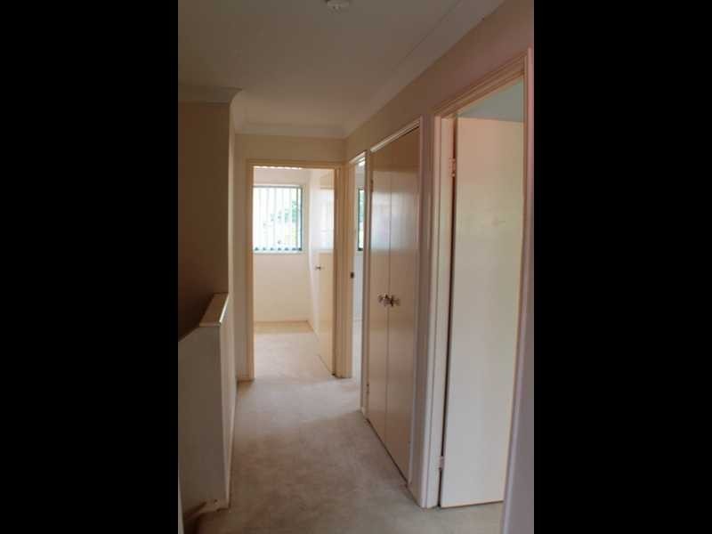 10/12 Sarath St, Mudgeeraba QLD 4213