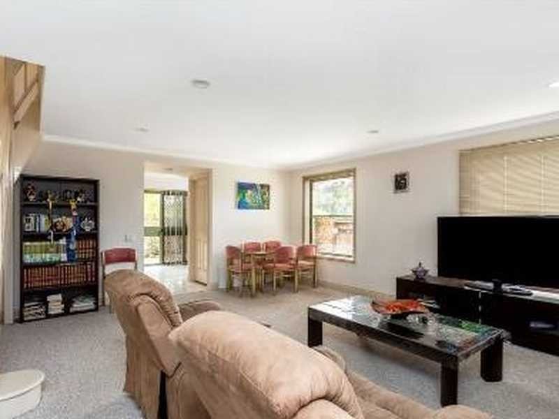 1/43 St Kevins Ave, Benowa QLD 4217