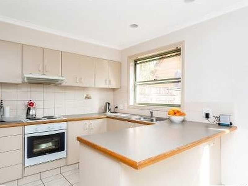 1/43 St Kevins Ave, Benowa QLD 4217