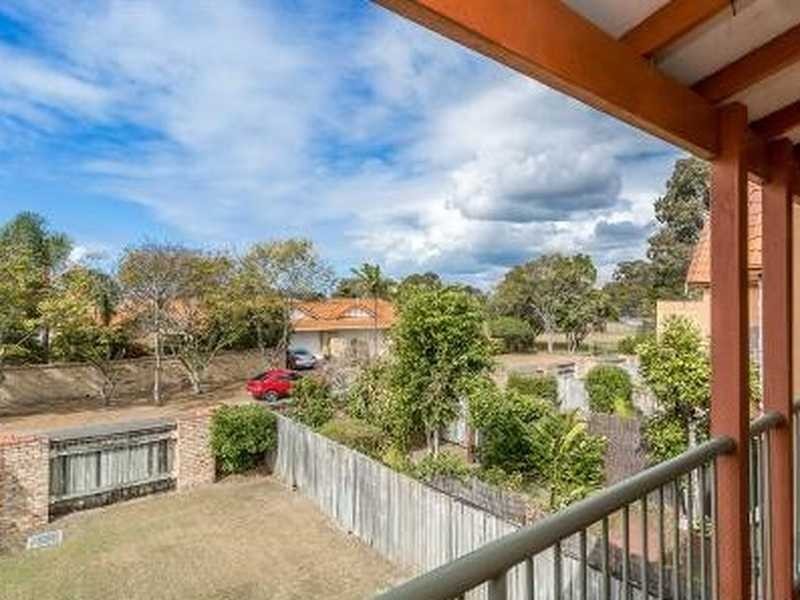 1/43 St Kevins Ave, Benowa QLD 4217