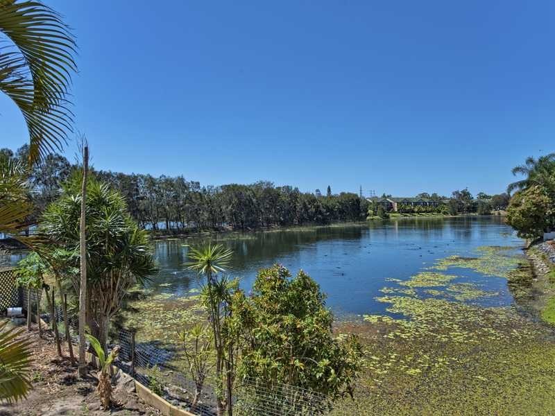 17 Montserrat Court, Clear Island Waters QLD 4226