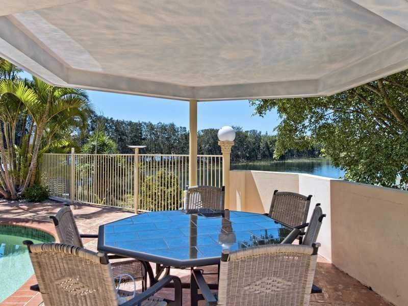 17 Montserrat Court, Clear Island Waters QLD 4226