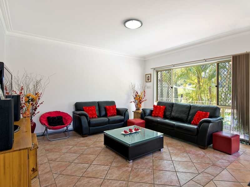 17 Montserrat Court, Clear Island Waters QLD 4226