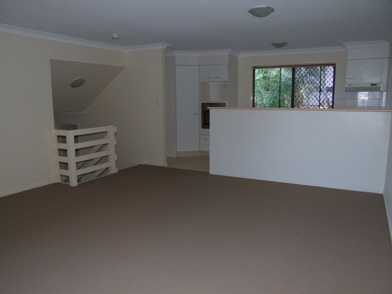 12/8 Sherwood close, Mudgeeraba QLD 4213