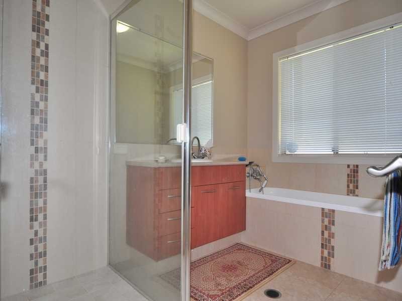 32 Utopia Ct, Tallai QLD 4213