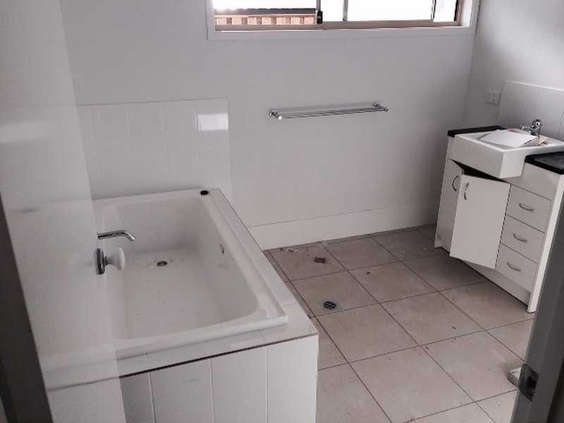 44 Kenneth Dr, Augustine Heights QLD 4300
