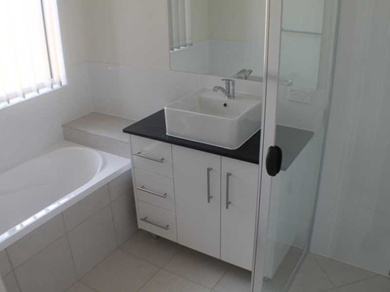 4 Lily Avenue, Coomera QLD 4209