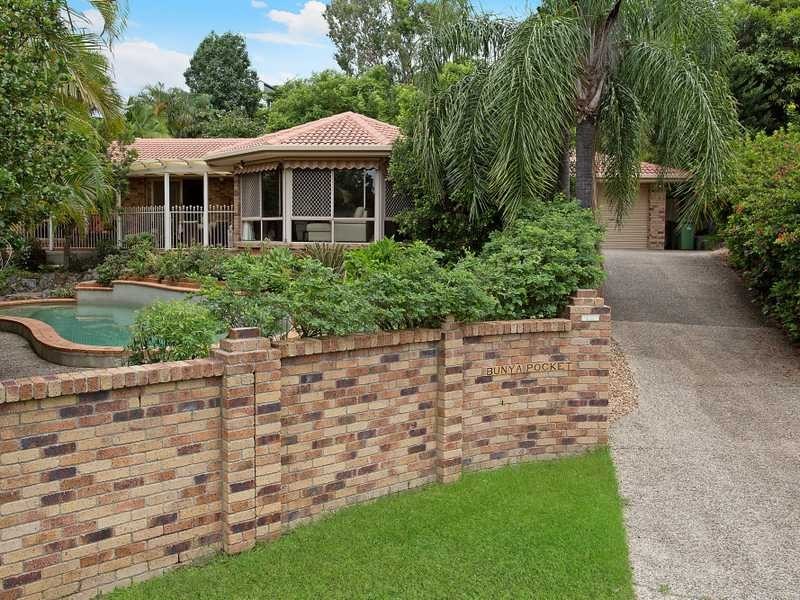 8 Pinehurst Place, Robina QLD 4226