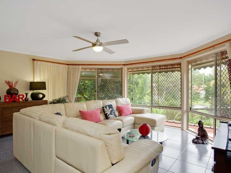 8 Pinehurst Place, Robina QLD 4226